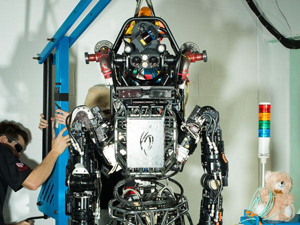 2. அன்றாட வாழ்க்கையில் ரோபோக்களின் பங்கு