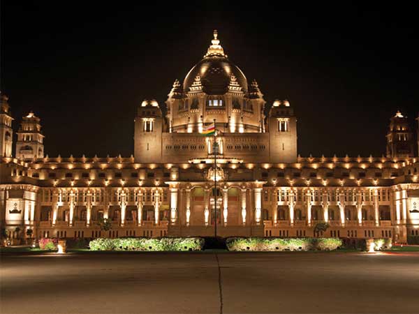  உமைத் பவான் அரண்மனை (Umaid Bhawan Palace) ஜோத்பூர்: