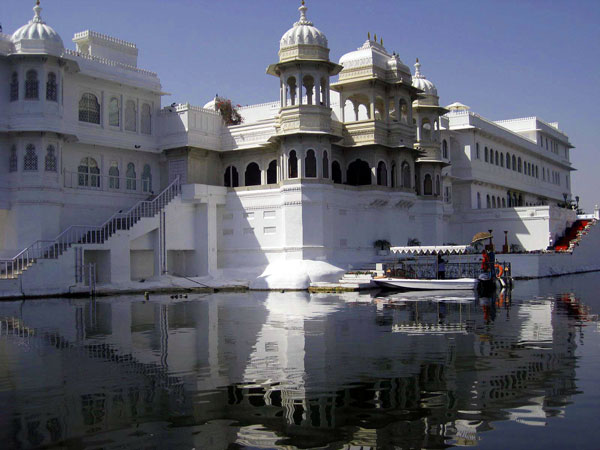 தாஜ் லேக் அரண்மனை (Taj Lake Palace) உதய்பூர்: