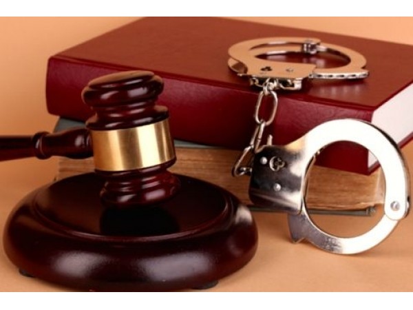 3 பிரிவுகளில் புகார்