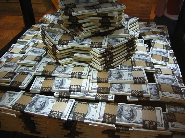 10 நாளில் ரூ.10,000 கோடி..