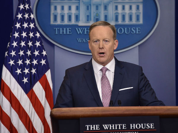 சியான் ஸ்பைசர்...