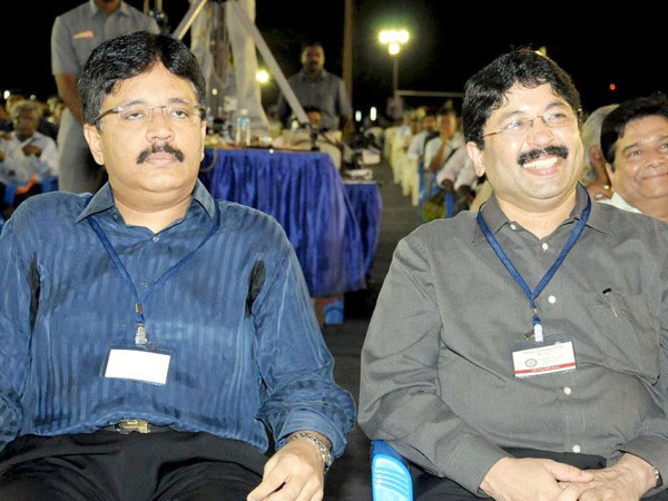 இளமை வாழ்க்கை