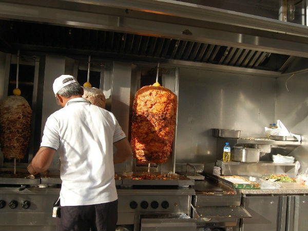 141 கடைகள்