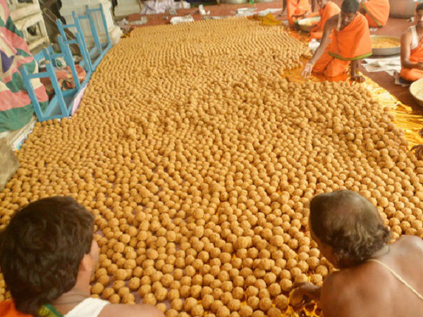 பக்தர்களுக்கு வழங்கப்பட்ட லட்டுகளின் எண்ணிக்கை