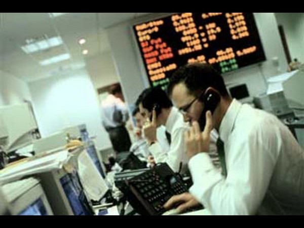 எக்ஸ்சேஞ்ச் டிரேடட் பண்ட் (சந்தையில் வர்த்தகமாகும் நிதி) மற்றும் இண்டெக்ஸ் பண்ட் (குறியீட்டு எண் சார்ந்த நிதி)