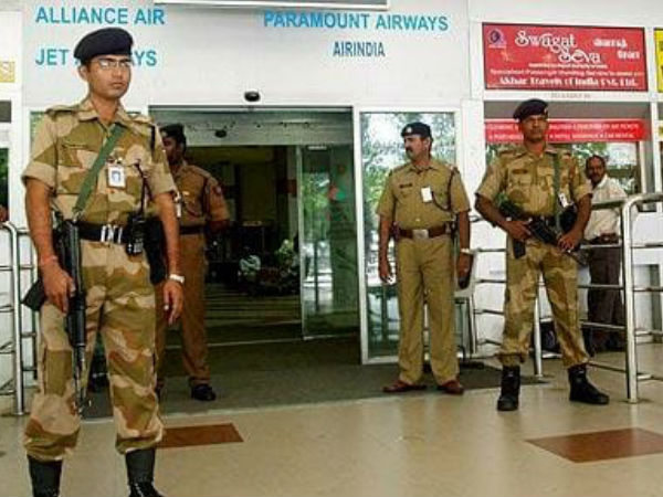 விமான நிலைய அதிகாரிகளுக்கு முழு அதிகாரம் 