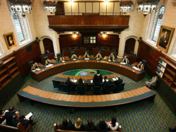 இங்கிலாந்து நீதிமன்றம் 