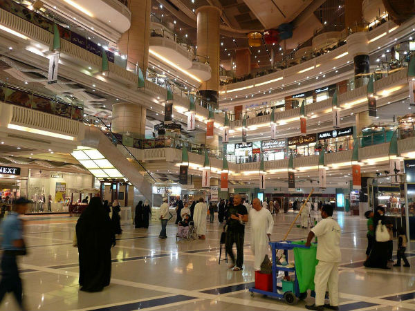 ரிடெய்ல் வேலை வாய்ப்பில் சவுதி அரேபியர்கள் 