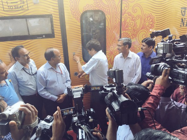 பொதுமக்கள் வரவேற்பு 