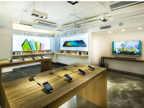 அலைமோதிய கூட்டம் 