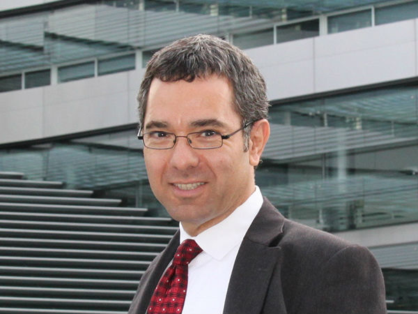 டோனி சீபா