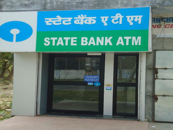 ஏடிஎம் மையத்தின் மூலமாக எவ்வாறு பதிவு செய்வது என்பதைப் படிப்படியாகக் காண்போம். 