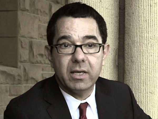 அடித்து சொல்லும் டோனி சீபா