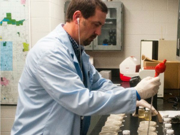 2.. இயற்கை அறிவியல் நிர்வாகி