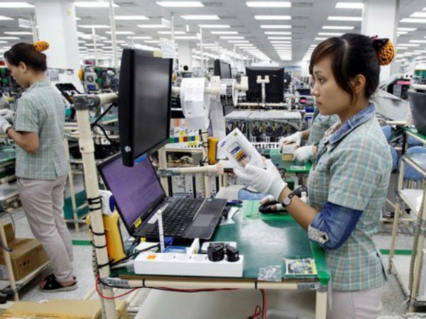 பெண் ஊழியர்கள்