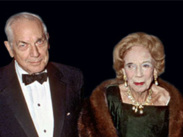 ஏஸ்டார் குடும்பம்