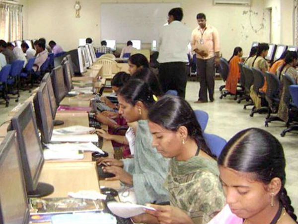 குறைந்த கட்டணம் உள்ள கல்லூரிகள் 