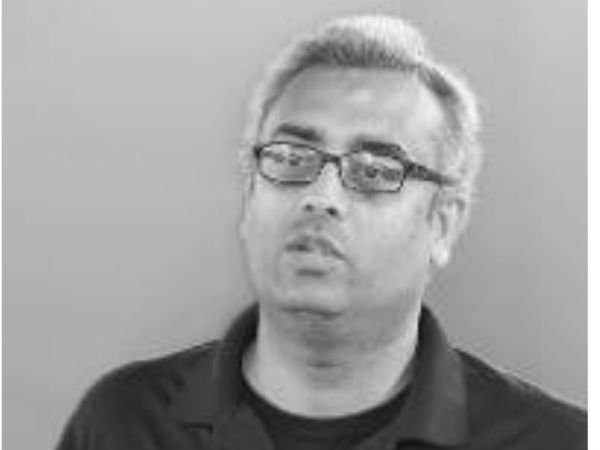 முதல் அதிகாரி..