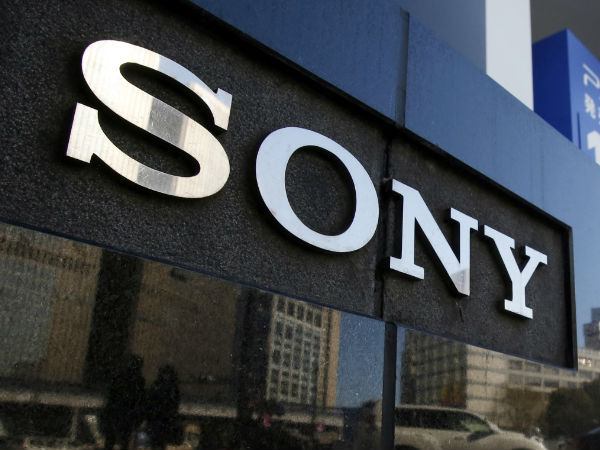 125,300 ஊழியர்கள் 