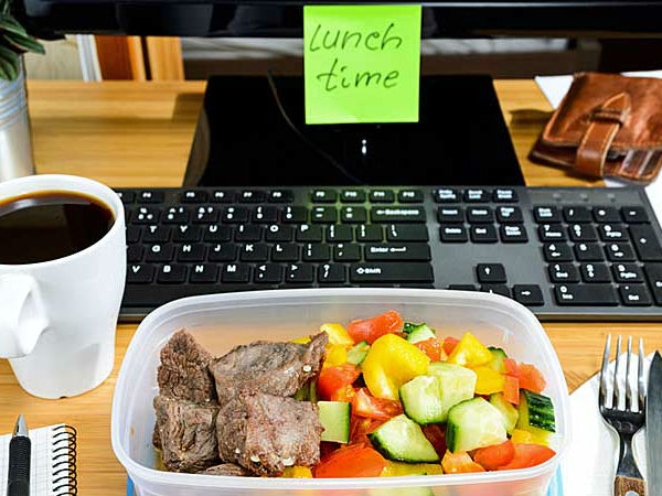 சரியான மதிய உணவு இடைவேளை எடுத்துக்கொள்ளுங்கள் 