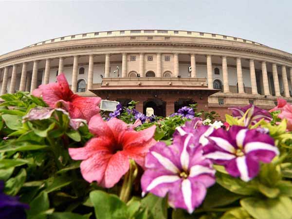 நாடாளுமன்ற உறுப்பினர்களின் சம்பளம் மற்றும் சலுகைகள் 