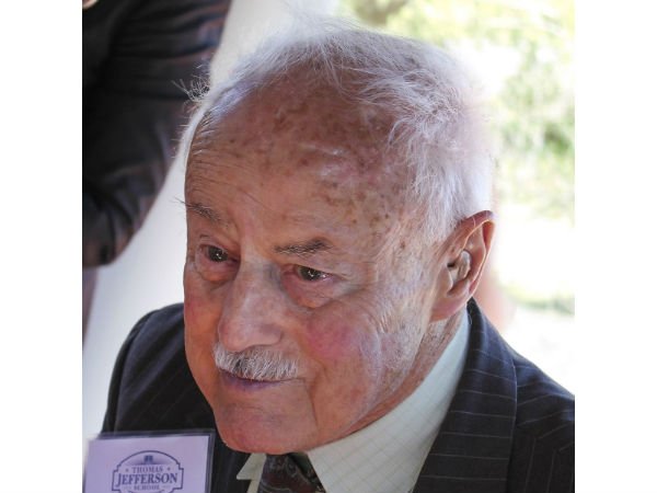  சார்லஸ் மெரில் (Charles Merrill) 