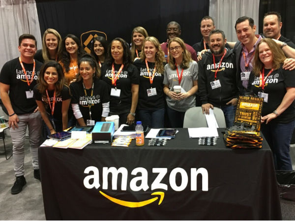 அமேசான் ஊழியர்கள்..! 