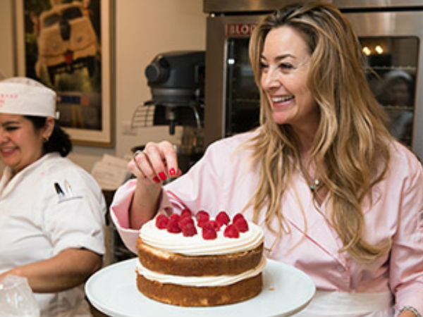  கேக் தயாரித்தல் 