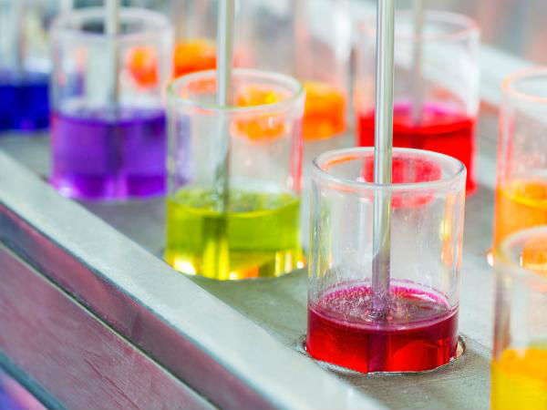 நிறம் மற்றும் வேதிப்பொருட்கள் 