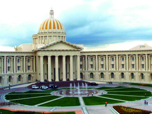 ஊழியர்கள்