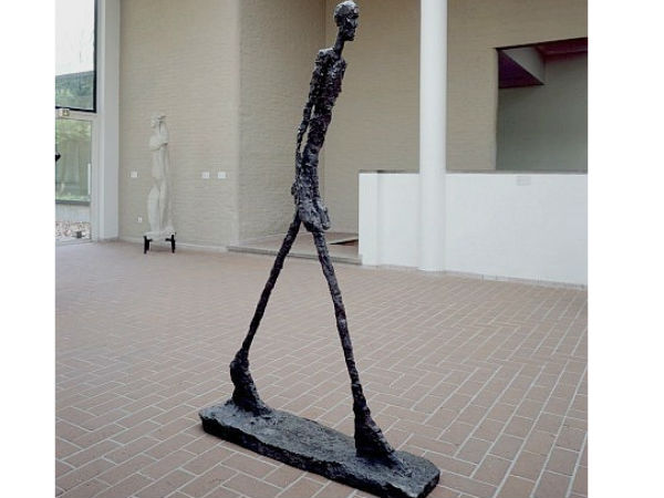 விலையுயர்ந்த சிலை 