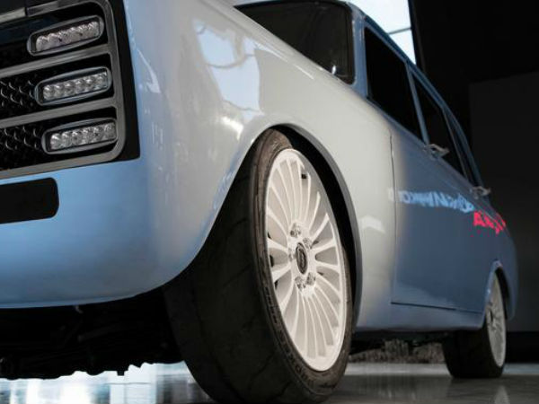 எலக்ட்ரிக் சூப்பர் கார் 