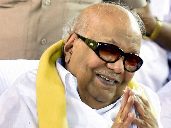 கலைஞர் ஒரு வானளாவிய உயரம் 