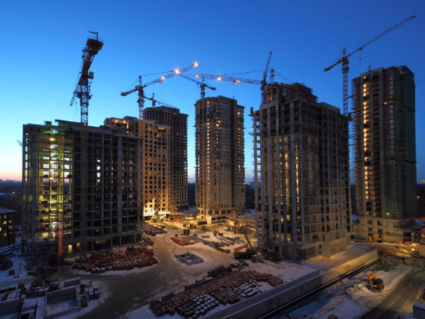  அடுக்குமாடி குடியிருப்புகள், ஆடம்பர மாளிகைகள் 