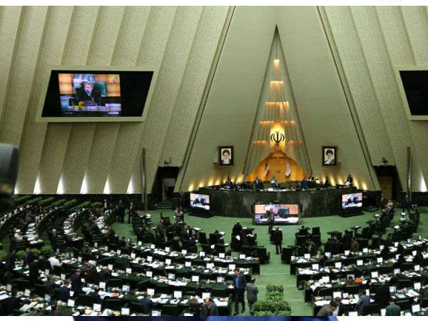 அதிபருக்கும் எதிர்ப்பு 