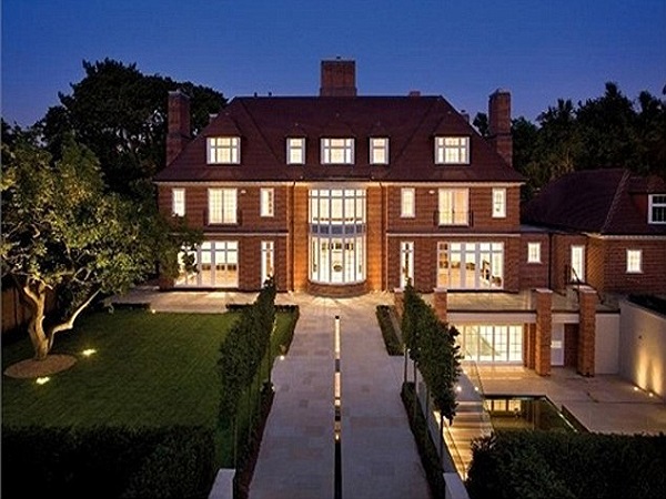 வீட்டில் புகுந்து தேடலாம்