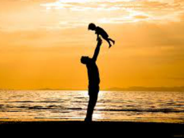 தந்தை பெயர் 