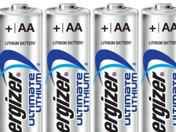 பயணிகளின் பையில் கொண்டு செல்லும் கருவிகளில் பயன்படுத்தும் லித்தியம் பேட்டரிக்கு தடை