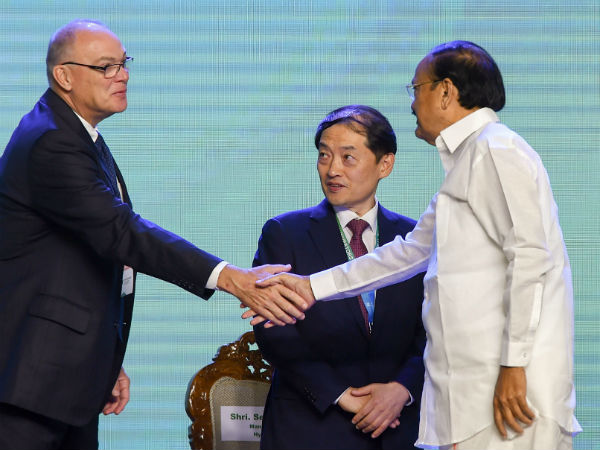 எனக்கு நெருக்கம்