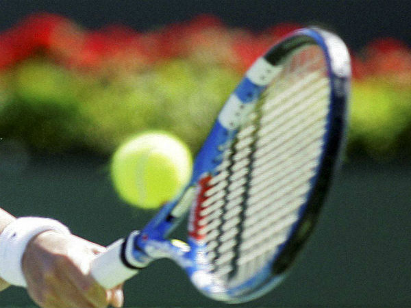 டென்னிஸ் ஓகே 