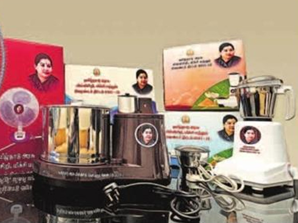 இலவசங்களால் அதிகரிக்கும் கடன்.