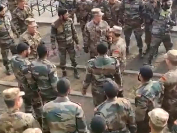 300 சீன வீரர்கள் 