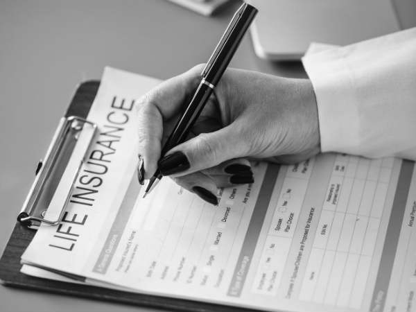 லைஃப் இன்ஷூரன்ஸ் பிரீமியம் 