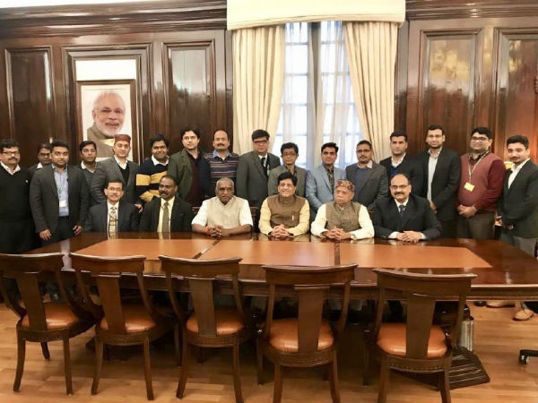 நிதிச் சேவைகள் துறைச் செயலர் 