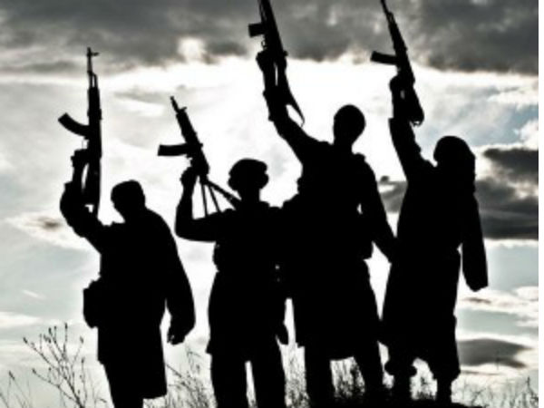 தீவிரவாதிகளுக்குப் பயிற்சி