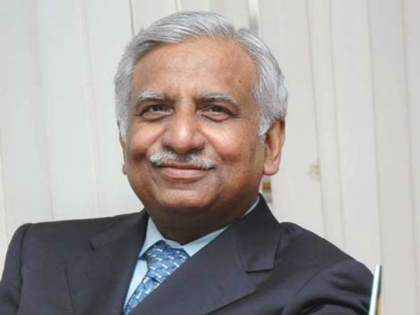 நான்கு பேர் விலக வலியுறுத்தல்