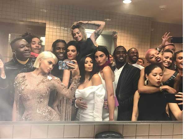 விற்பனை கூடுதல் 