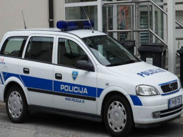 3.15 கோடி ரூபாய் பணம் வேண்டுமா..? உங்கள் இடது கையை வெட்டிக் கொள்ளுங்கள்..! 3.15 கோடி ரூபாய் பணம் வேண்டுமா..? உங்கள் இடது கையை வெட்டிக் கொள்ளுங்கள்..!