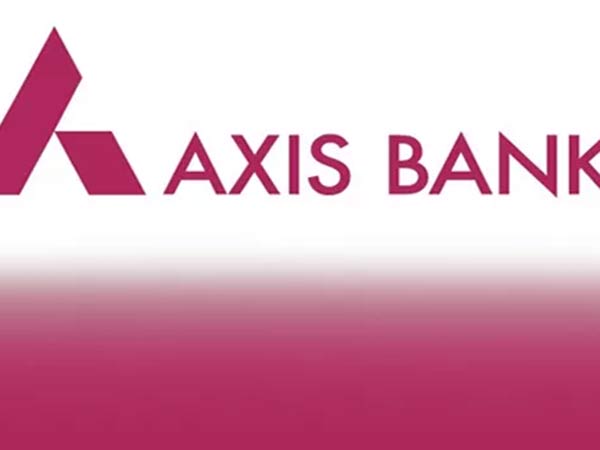 சிலர் உள்ளே, சிலர் வெளியே